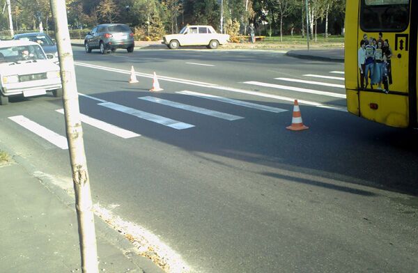 Маршрутка сбила школьника на пешеходном переходе. ФОТО