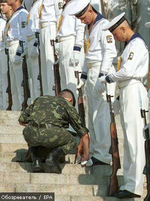 Служащие Черноморского флота объявили голодовку