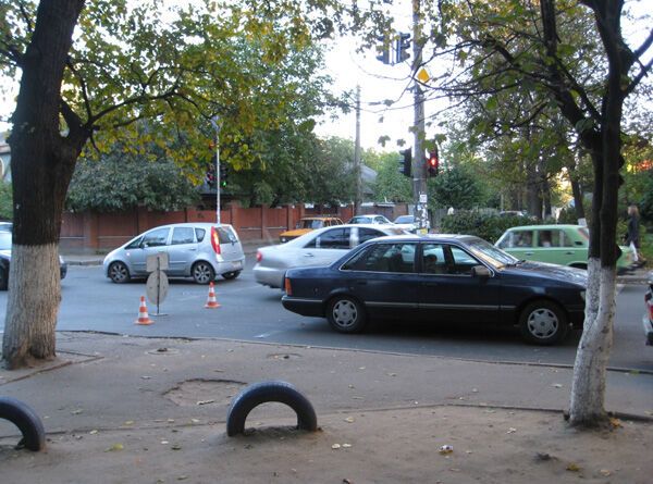 Иномарка сбила ребенка на пешеходном переходе. ФОТО