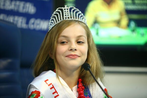 Лучшая мини-модель мира учится в женской гимназии. ФОТО