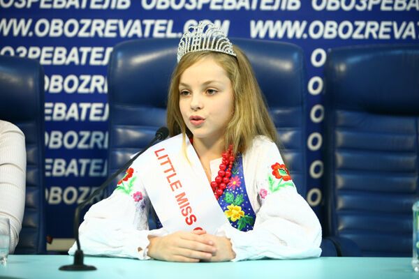Лучшая мини-модель мира учится в женской гимназии. ФОТО