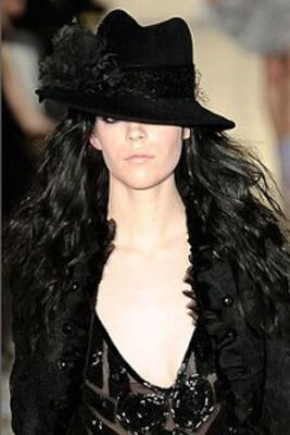 Самые модные шапки сезона осень-зима 2010/2011. ФОТО