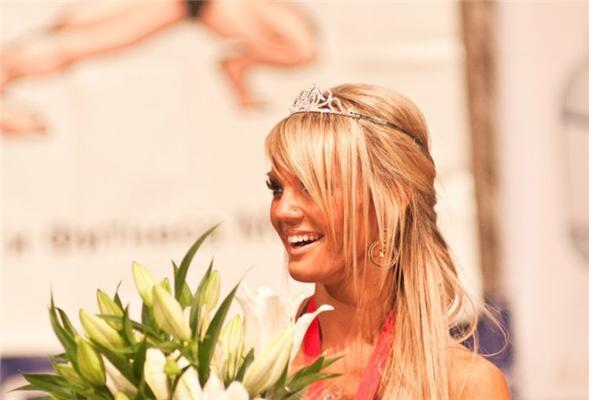 Спортивные девушки в бикини. ФОТО