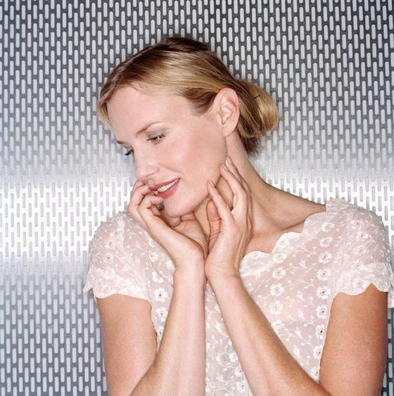 Дэрил Ханна в секс-штанишках на шнуровке