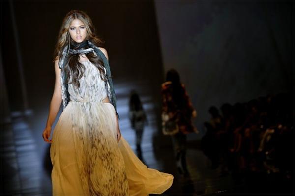 Сногсшибательные платья от Роберто Кавалли. Зима-2011. ФОТО 