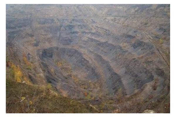 У Донецькій області люди застрягли в ртутному кар'єрі. ФОТО
