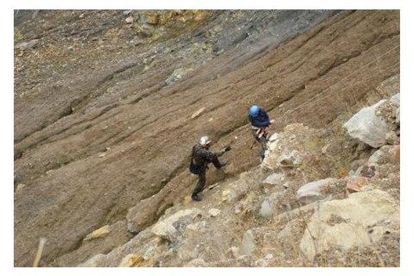 У Донецькій області люди застрягли в ртутному кар'єрі. ФОТО