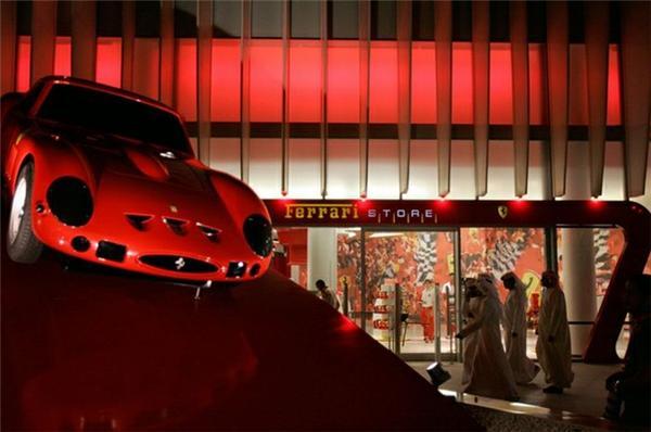 Мир Ferrari Абу-Даби. ФОТО