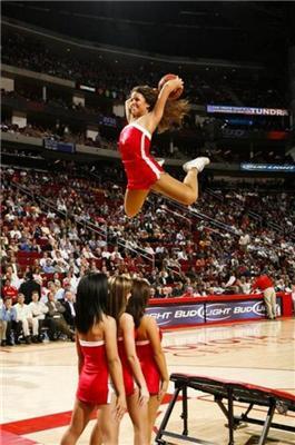 Сексуальные девушки с большими мячиками. ФОТО