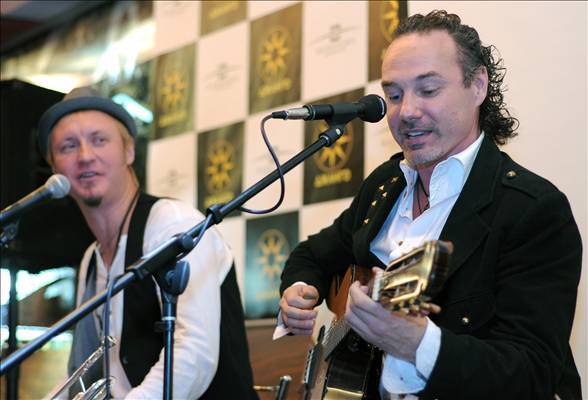 Гайтана и Джанго спели вместе