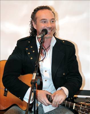 Гайтана и Джанго спели вместе