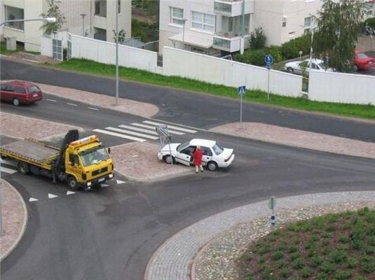 День автомобилиста. Ни гвоздя, ни жезла! Девушки для Вас