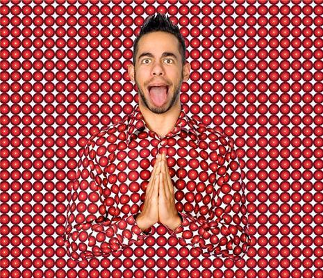 В прямом смысле слиться со стеной