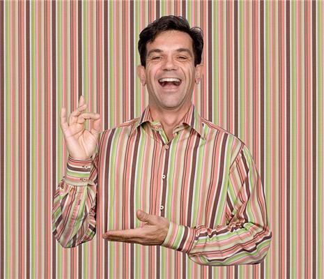 В прямом смысле слиться со стеной