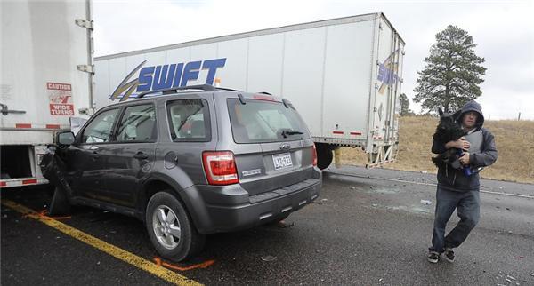 Страшная авария в штате Колорадо, столкнулись 30 авто