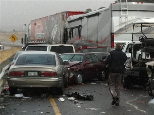 Страшная авария в штате Колорадо, столкнулись 30 авто