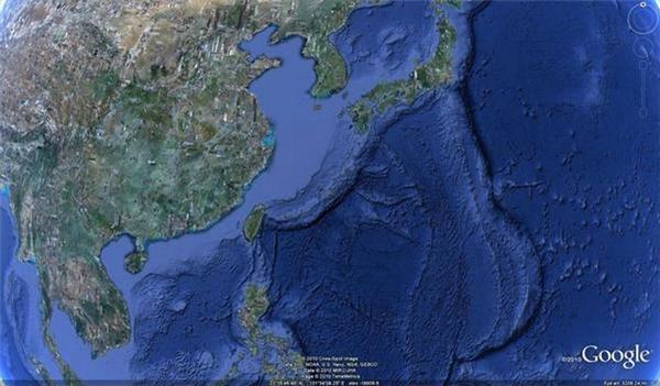 Бэтмен теперь живет в Японии