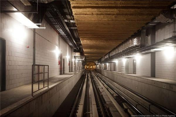 Сучасний метрополітен в Дубаї