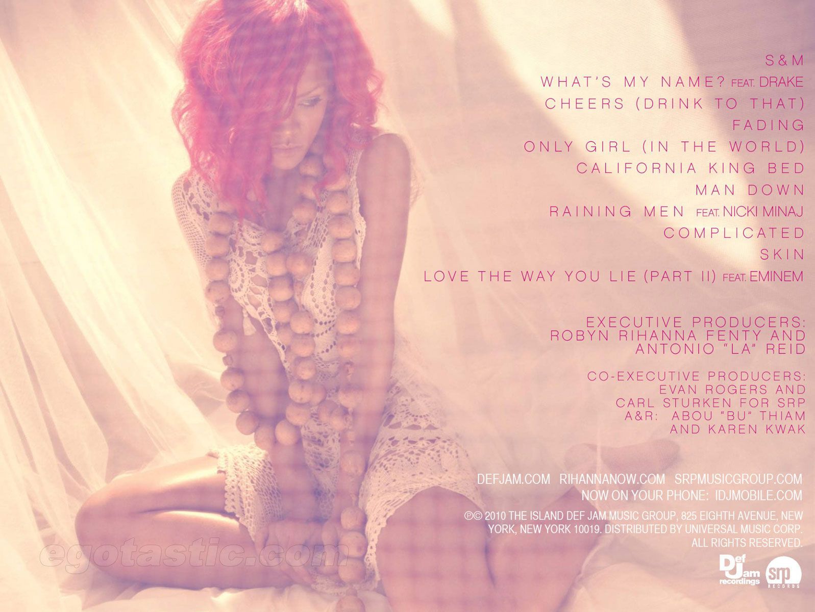 Сексуальна Рианна в Loud Album Artwork