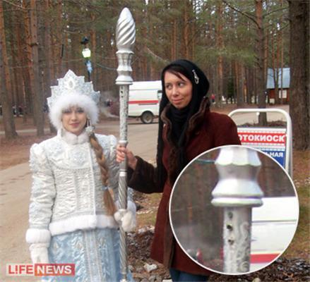 Современный Дед Мороз: мобильный, интернет и посох с ГЛОНАСС