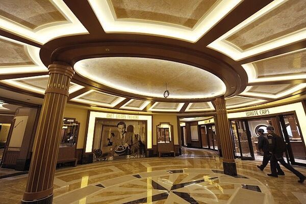 Лайнер "Disney Dream" спущений на воду в Німеччині