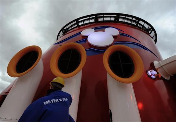 Лайнер "Disney Dream" спущений на воду в Німеччині