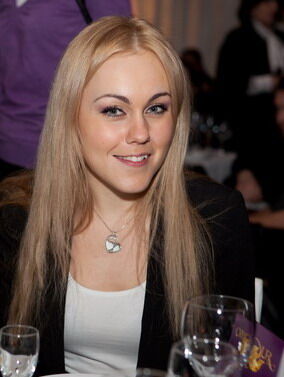 Мика Ньютон представила юбилейный клип