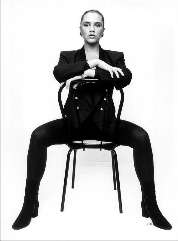 Неузнаваемая Виктория Бекхэм 20 лет назад