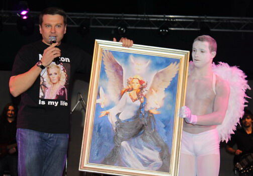 Мика Ньютон представила юбилейный клип