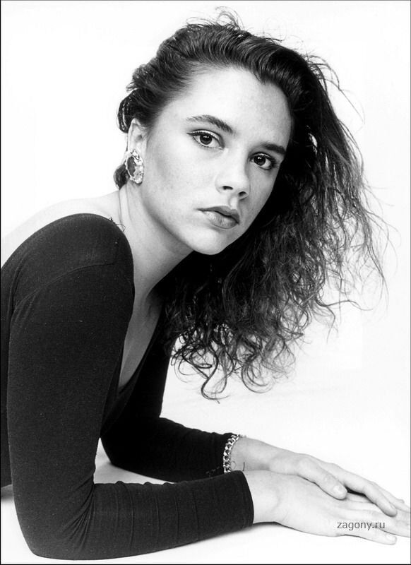 Неузнаваемая Виктория Бекхэм 20 лет назад