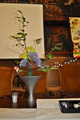 Искусство икебаны согревает дом. ФОТО