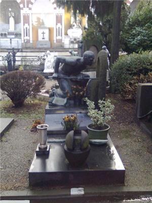 Фото самых необычных надгробий