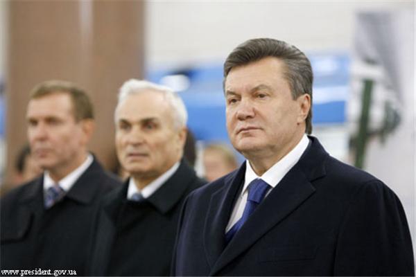 Янукович спустился в метро по работе. ФОТО