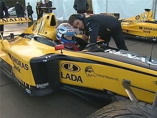 Путину в "Запорожце" удобнее, чем в болиде Формулы-1