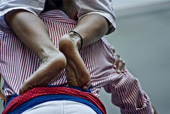 Как строятся живые башни