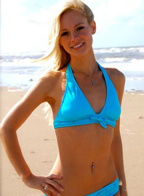 Болеем за наших! 40 самых красивых девушек Земли. ФОТО