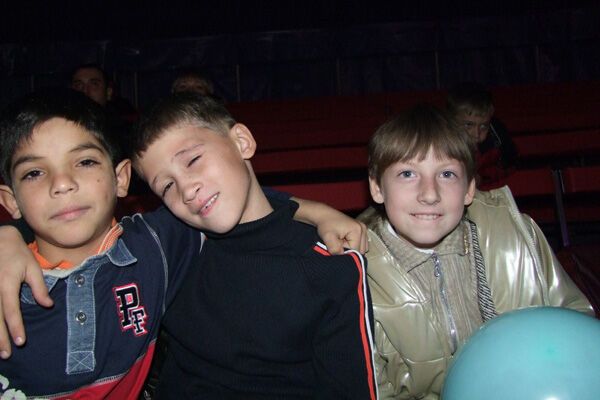 "Обозреватель" подарил детям-сиротам чудеса Китая. ФОТО