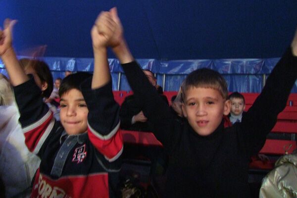 "Обозреватель" подарил детям-сиротам чудеса Китая. ФОТО