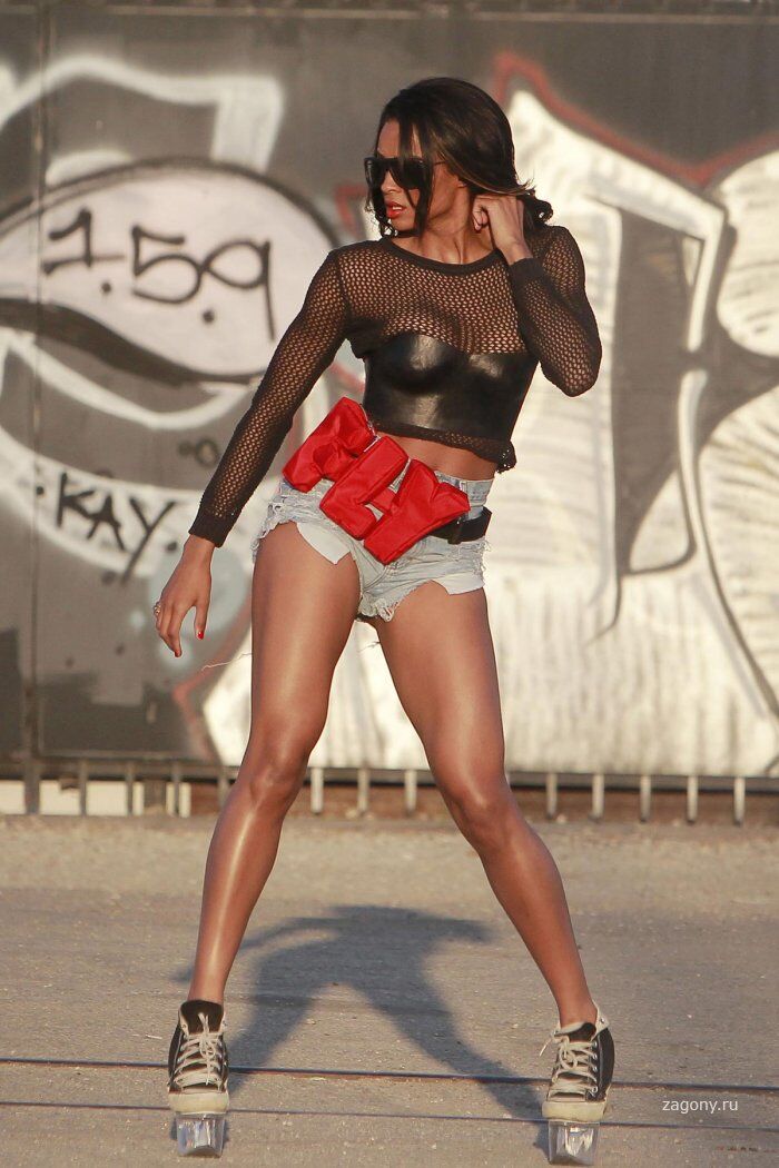 Горячие танцы певицы Ciara 