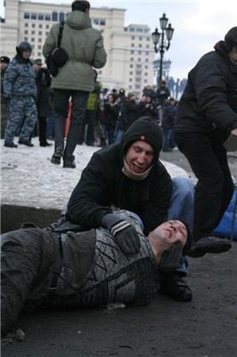 Массовая драка в Москве: фанаты против кавказцев. ФОТО