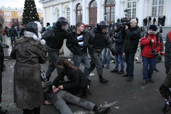 Массовая драка в Москве: фанаты против кавказцев. ФОТО