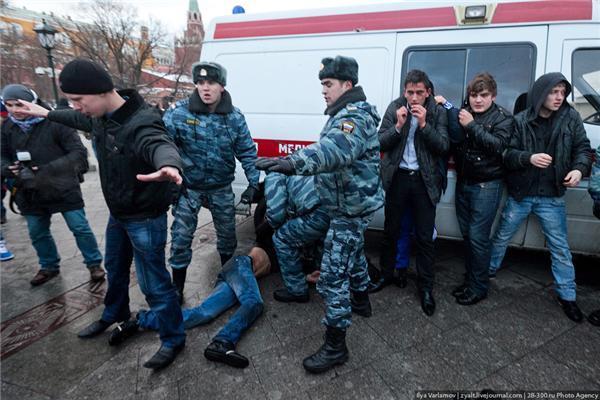 Побоїще в Москві. Неофіційно ФОТО (97!)