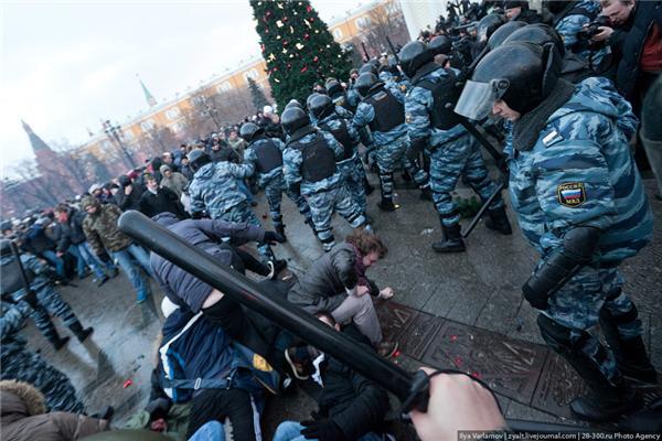 Побоїще в Москві. Неофіційно ФОТО (97!)