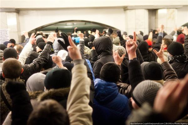 Побоїще в Москві. Неофіційно ФОТО (97!)