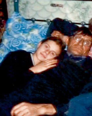 Дівчина чекає третю дитину від рідного батька! ФОТО