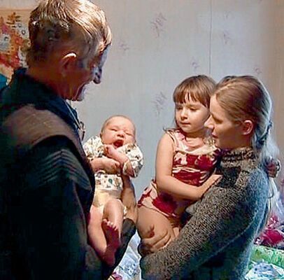 Дівчина чекає третю дитину від рідного батька! ФОТО