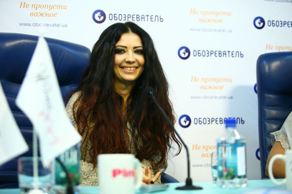 Асію Ахат і Ламу застукали відразу після ліжку