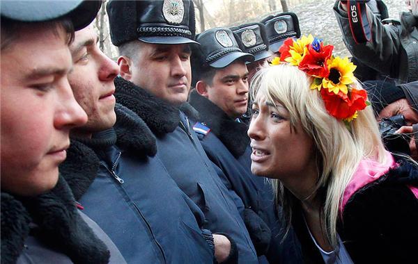 Картина дня 14 грудня у фотографіях