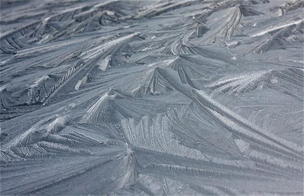 Макрофотографії сніжинок й інею від Брайана Валентайна