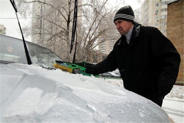 Москва і Підмосков'ї вкрилися кіркою льоду. ФОТО